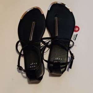 Archer T  strap thong sandals Black